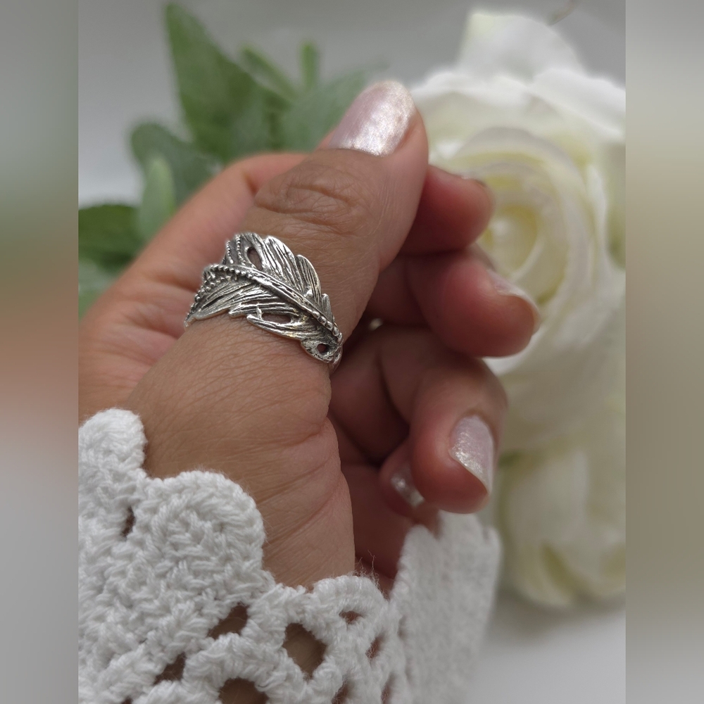 🥰 CURVY FEATHER RING - Picture 9 of 10